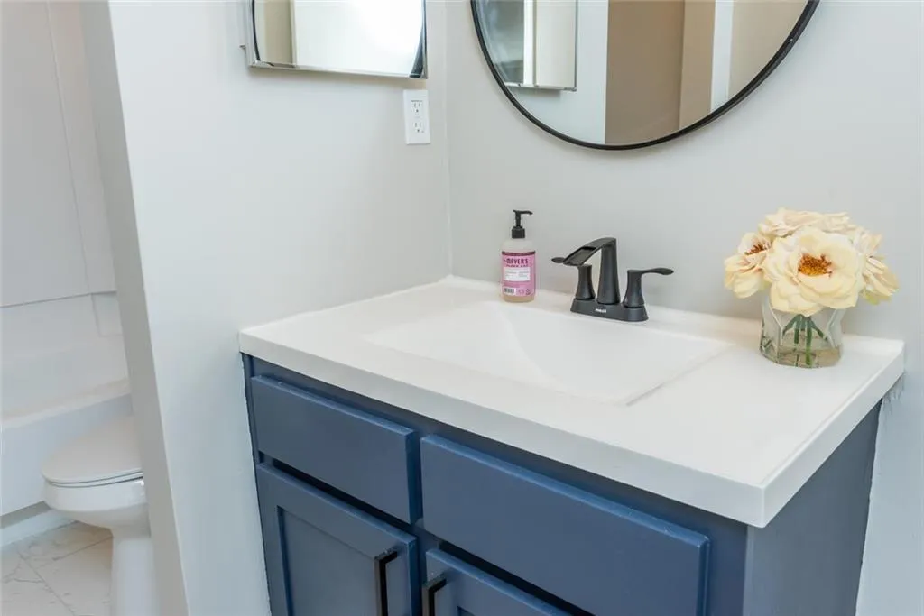 2013 Wingate Way, Sandy Springs, Georgia 30350, 2 Bedrooms Bedrooms, ,2 BathroomsBathrooms,Residential,Sold,2013 Wingate Way,6854210