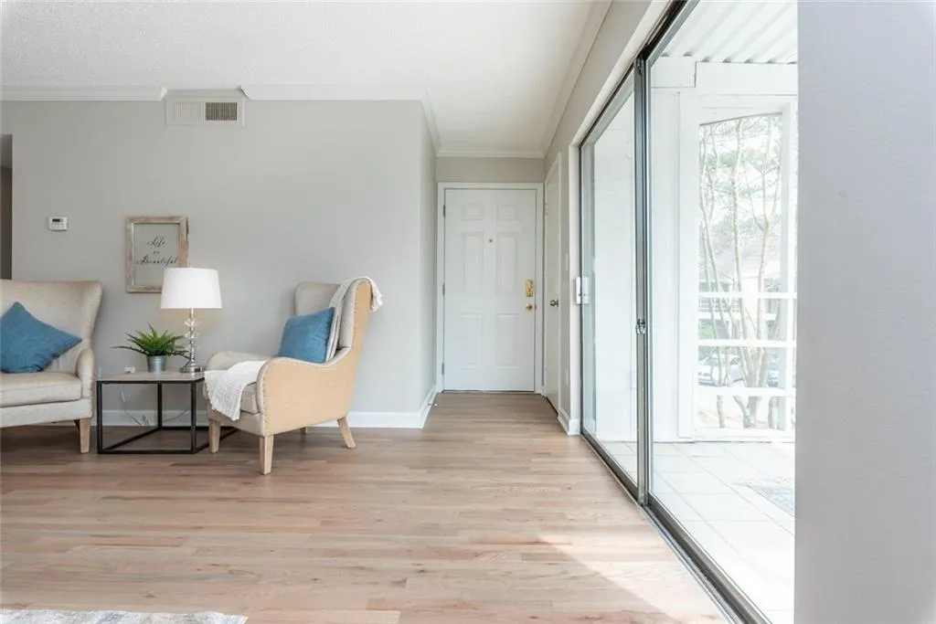 2013 Wingate Way, Sandy Springs, Georgia 30350, 2 Bedrooms Bedrooms, ,2 BathroomsBathrooms,Residential,Sold,2013 Wingate Way,6854210