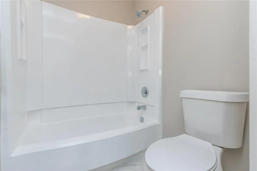 2013 Wingate Way, Sandy Springs, Georgia 30350, 2 Bedrooms Bedrooms, ,2 BathroomsBathrooms,Residential,Sold,2013 Wingate Way,6854210