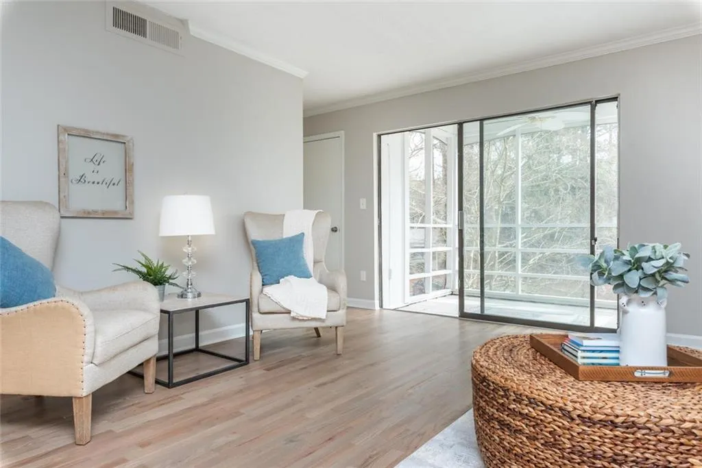 2013 Wingate Way, Sandy Springs, Georgia 30350, 2 Bedrooms Bedrooms, ,2 BathroomsBathrooms,Residential,Sold,2013 Wingate Way,6854210