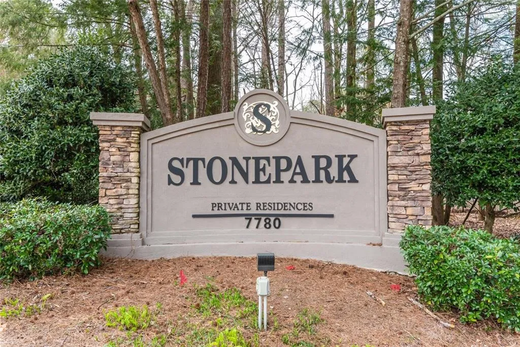 2013 Wingate Way, Sandy Springs, Georgia 30350, 2 Bedrooms Bedrooms, ,2 BathroomsBathrooms,Residential,Sold,2013 Wingate Way,6854210
