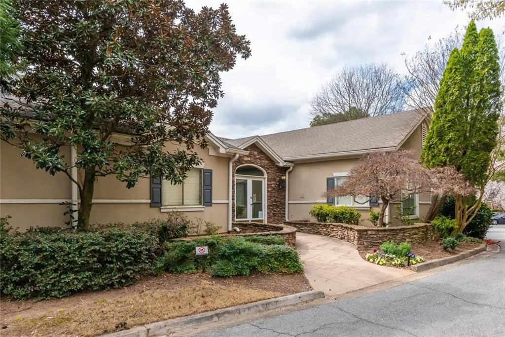 2013 Wingate Way, Sandy Springs, Georgia 30350, 2 Bedrooms Bedrooms, ,2 BathroomsBathrooms,Residential,Sold,2013 Wingate Way,6854210