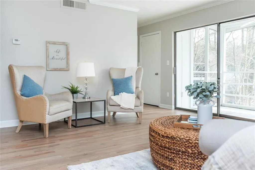 2013 Wingate Way, Sandy Springs, Georgia 30350, 2 Bedrooms Bedrooms, ,2 BathroomsBathrooms,Residential,Sold,2013 Wingate Way,6854210
