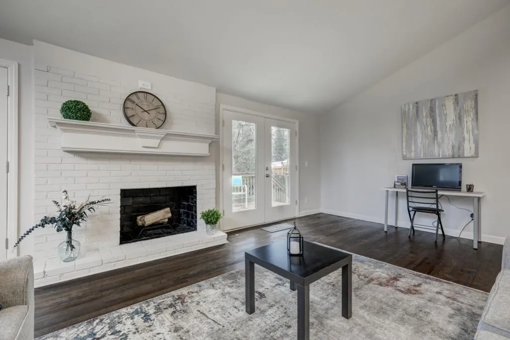 6369 Cherry Tree Lane, Sandy Springs, Georgia 30328, 3 Bedrooms Bedrooms, ,2 BathroomsBathrooms,Residential,Sold,6369 Cherry Tree Lane,6715406