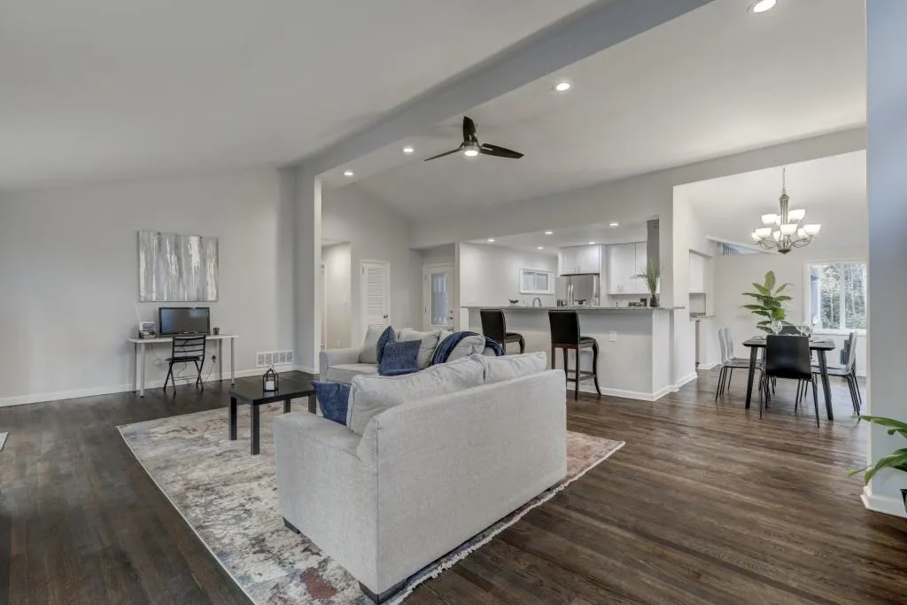 6369 Cherry Tree Lane, Sandy Springs, Georgia 30328, 3 Bedrooms Bedrooms, ,2 BathroomsBathrooms,Residential,Sold,6369 Cherry Tree Lane,6715406