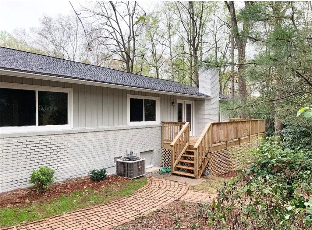 6369 Cherry Tree Lane, Sandy Springs, Georgia 30328, 3 Bedrooms Bedrooms, ,2 BathroomsBathrooms,Residential,Sold,6369 Cherry Tree Lane,6715406