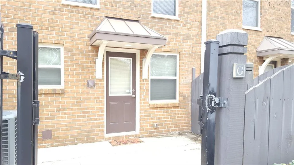 165 N River Drive Unit G, Atlanta, Georgia 30350, 2 Bedrooms Bedrooms, ,2 BathroomsBathrooms,Residential,Sold,165 N River Drive Unit G,5781844