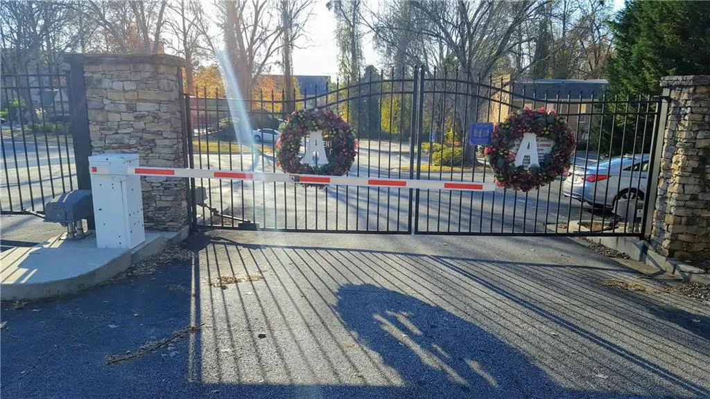 165 N River Drive Unit G, Atlanta, Georgia 30350, 2 Bedrooms Bedrooms, ,2 BathroomsBathrooms,Residential,Sold,165 N River Drive Unit G,5781844