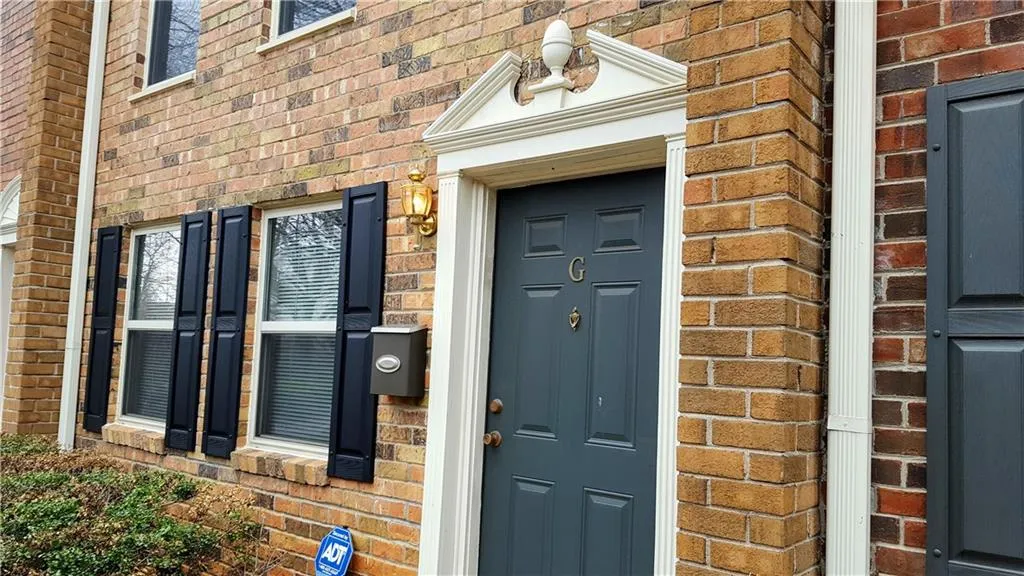 165 N River Drive Unit G, Atlanta, Georgia 30350, 2 Bedrooms Bedrooms, ,2 BathroomsBathrooms,Residential,Sold,165 N River Drive Unit G,5781844