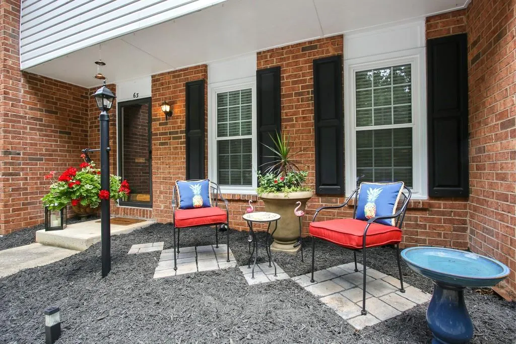 6520 Roswell Road Ne Unit 63, Sandy Springs, Georgia 30328, 3 Bedrooms Bedrooms, ,2 BathroomsBathrooms,Residential,Sold,6520 Roswell Road Ne Unit 63,6567705