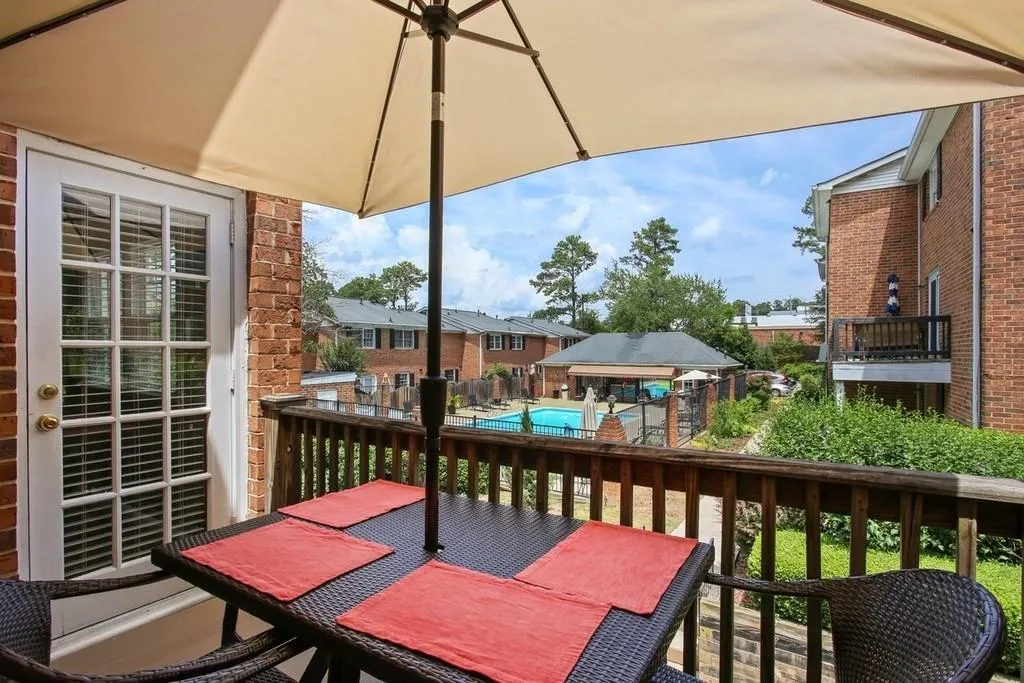 6520 Roswell Road Ne Unit 63, Sandy Springs, Georgia 30328, 3 Bedrooms Bedrooms, ,2 BathroomsBathrooms,Residential,Sold,6520 Roswell Road Ne Unit 63,6567705