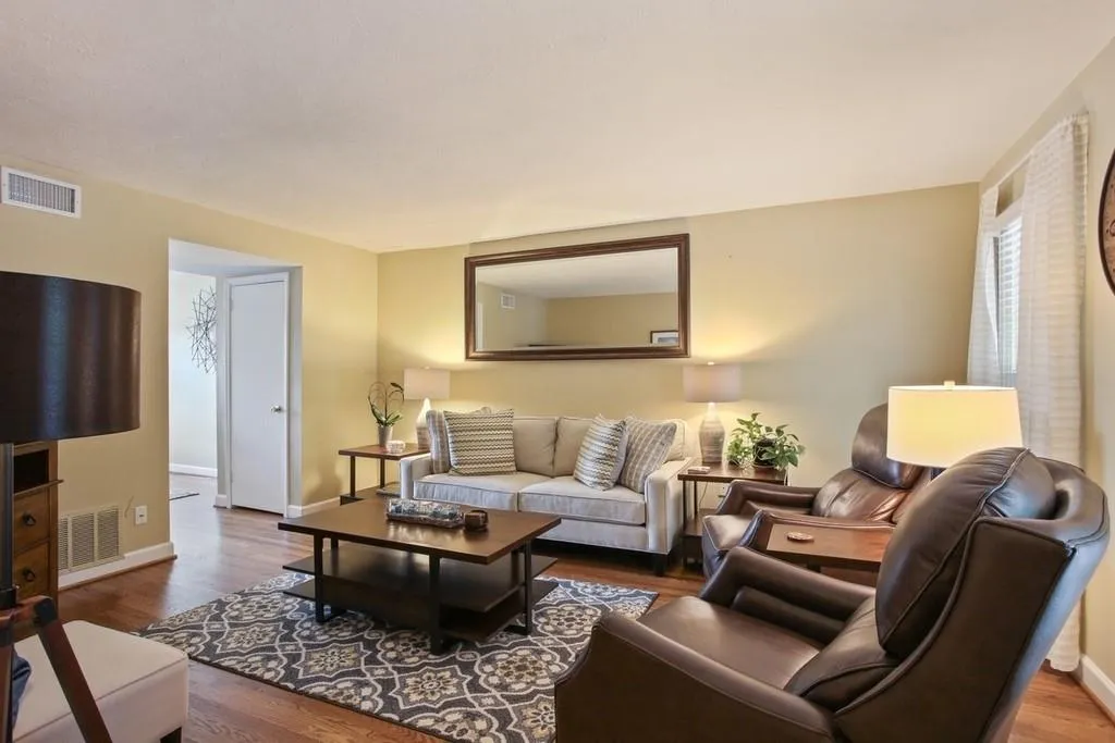 6520 Roswell Road Ne Unit 63, Sandy Springs, Georgia 30328, 3 Bedrooms Bedrooms, ,2 BathroomsBathrooms,Residential,Sold,6520 Roswell Road Ne Unit 63,6567705