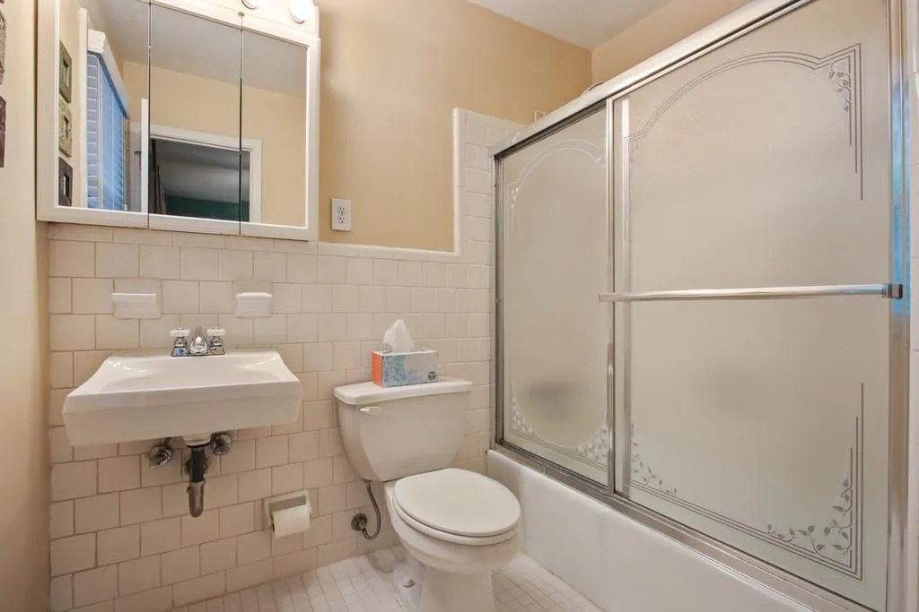 6520 Roswell Road Ne Unit 63, Sandy Springs, Georgia 30328, 3 Bedrooms Bedrooms, ,2 BathroomsBathrooms,Residential,Sold,6520 Roswell Road Ne Unit 63,6567705