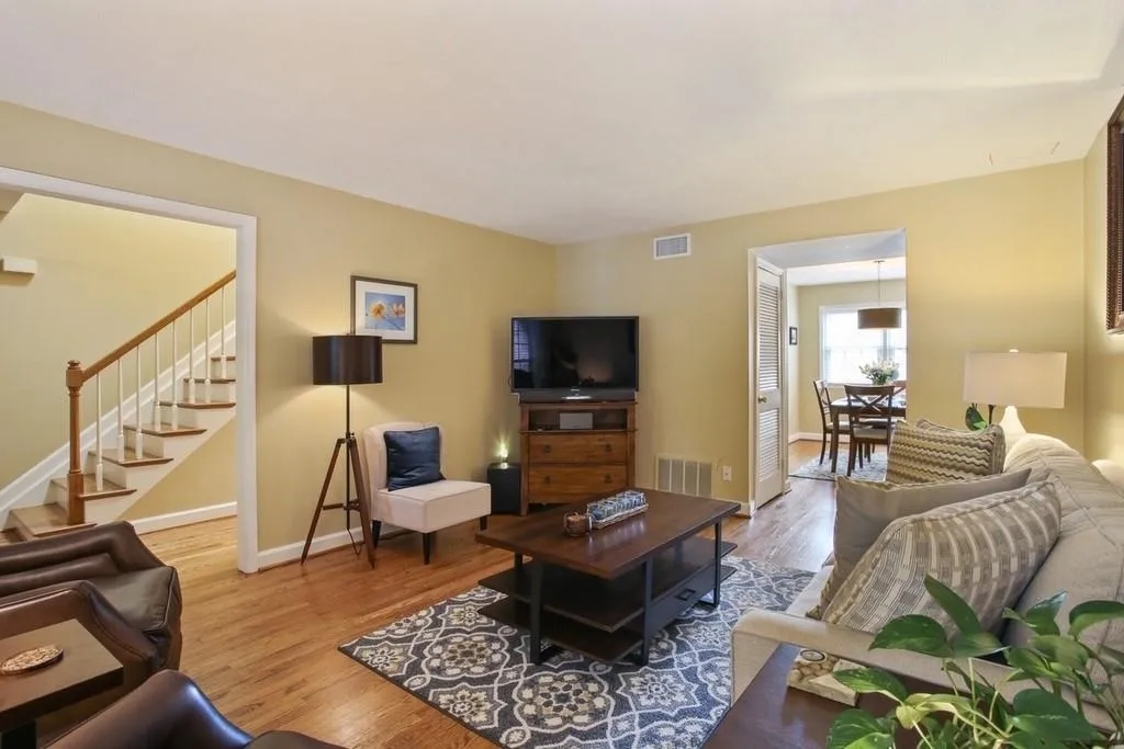 6520 Roswell Road Ne Unit 63, Sandy Springs, Georgia 30328, 3 Bedrooms Bedrooms, ,2 BathroomsBathrooms,Residential,Sold,6520 Roswell Road Ne Unit 63,6567705