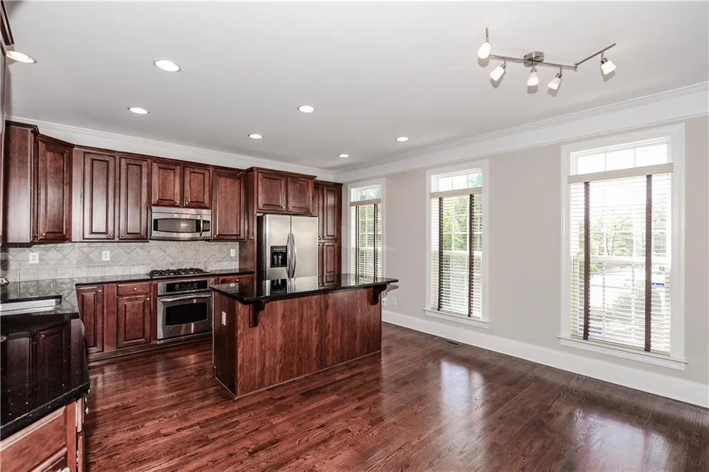 2203 Cumberland Parkway Se Unit 201, Atlanta, Georgia 30339, 3 Bedrooms Bedrooms, ,2 BathroomsBathrooms,Residential,Sold,2203 Cumberland Parkway Se Unit 201,5829906