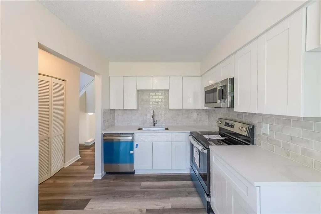 1107 Riverbend Club Drive Se, Atlanta, Georgia 30339, 2 Bedrooms Bedrooms, ,1 BathroomBathrooms,Residential,For Sale,1107 Riverbend Club Drive Se,7514708