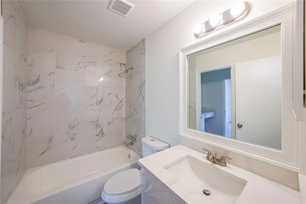 1107 Riverbend Club Drive Se, Atlanta, Georgia 30339, 2 Bedrooms Bedrooms, ,1 BathroomBathrooms,Residential,For Sale,1107 Riverbend Club Drive Se,7514708