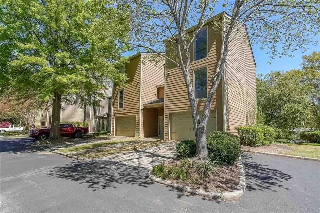 1107 Riverbend Club Drive Se, Atlanta, Georgia 30339, 2 Bedrooms Bedrooms, ,1 BathroomBathrooms,Residential,For Sale,1107 Riverbend Club Drive Se,7514708