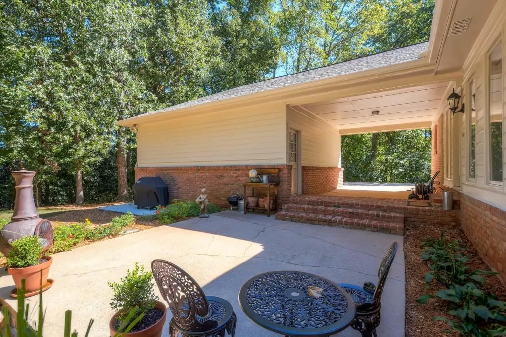 7645 Ryefield Drive, Sandy Springs, Georgia 30350, 5 Bedrooms Bedrooms, ,4 BathroomsBathrooms,Residential,Sold,7645 Ryefield Drive,5762007