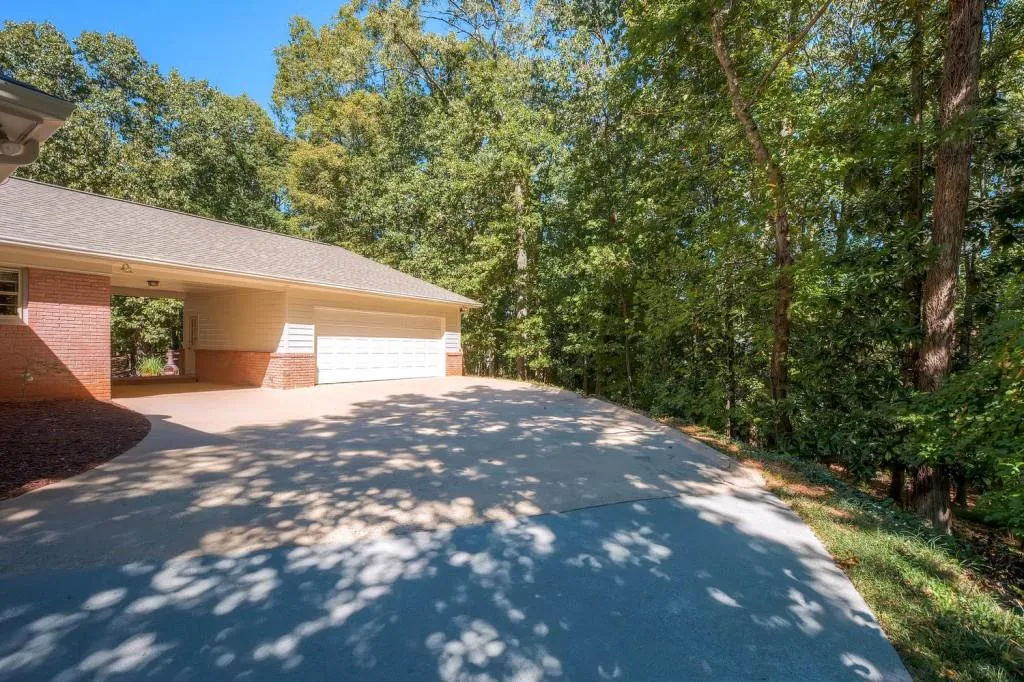 7645 Ryefield Drive, Sandy Springs, Georgia 30350, 5 Bedrooms Bedrooms, ,4 BathroomsBathrooms,Residential,Sold,7645 Ryefield Drive,5762007