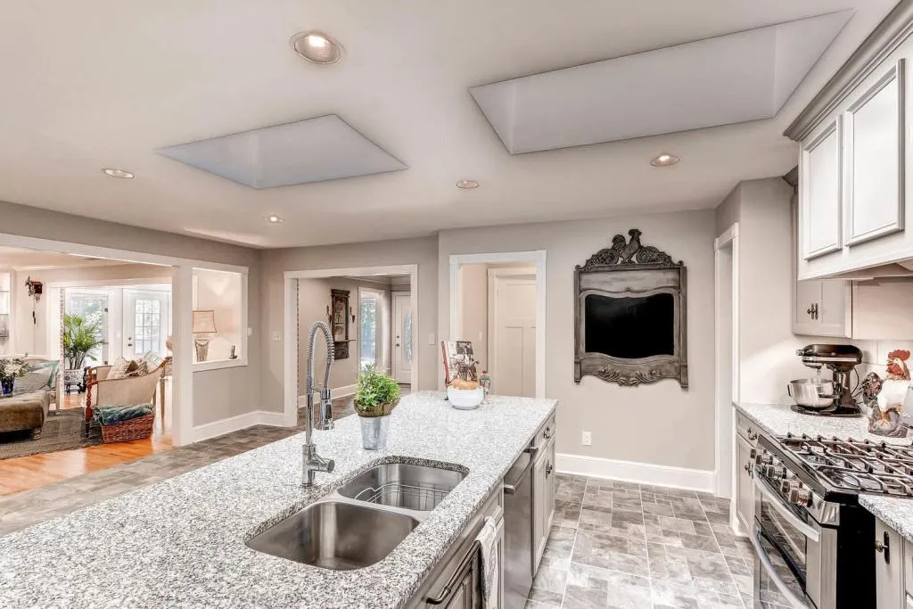 7645 Ryefield Drive, Sandy Springs, Georgia 30350, 5 Bedrooms Bedrooms, ,4 BathroomsBathrooms,Residential,Sold,7645 Ryefield Drive,5762007