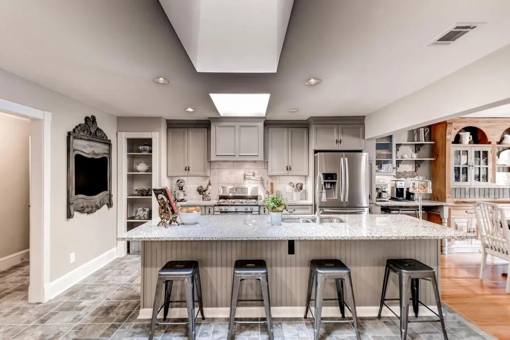 7645 Ryefield Drive, Sandy Springs, Georgia 30350, 5 Bedrooms Bedrooms, ,4 BathroomsBathrooms,Residential,Sold,7645 Ryefield Drive,5762007