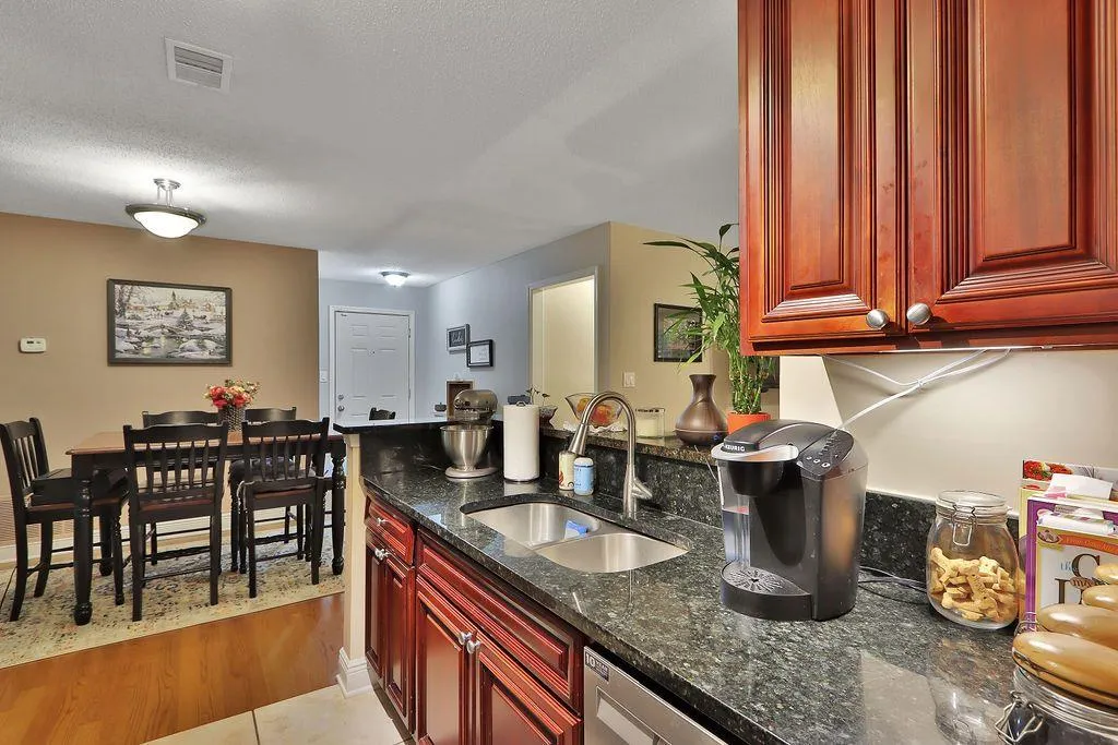 6204 Santa Fe Parkway, Sandy Springs, Georgia 30350, 2 Bedrooms Bedrooms, ,2 BathroomsBathrooms,Residential,Sold,6204 Santa Fe Parkway,7047445