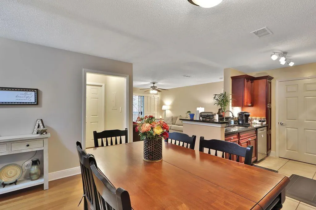 6204 Santa Fe Parkway, Sandy Springs, Georgia 30350, 2 Bedrooms Bedrooms, ,2 BathroomsBathrooms,Residential,Sold,6204 Santa Fe Parkway,7047445