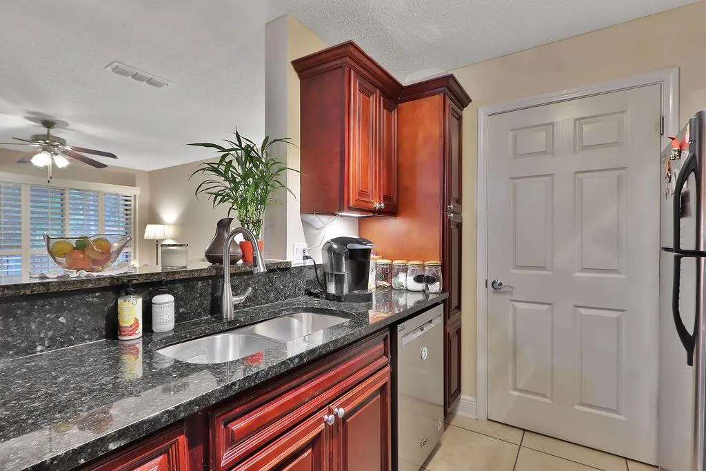 6204 Santa Fe Parkway, Sandy Springs, Georgia 30350, 2 Bedrooms Bedrooms, ,2 BathroomsBathrooms,Residential,Sold,6204 Santa Fe Parkway,7047445