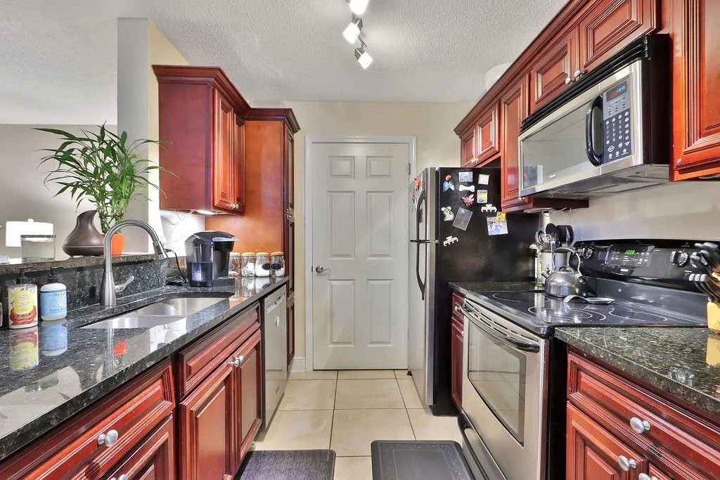 6204 Santa Fe Parkway, Sandy Springs, Georgia 30350, 2 Bedrooms Bedrooms, ,2 BathroomsBathrooms,Residential,Sold,6204 Santa Fe Parkway,7047445