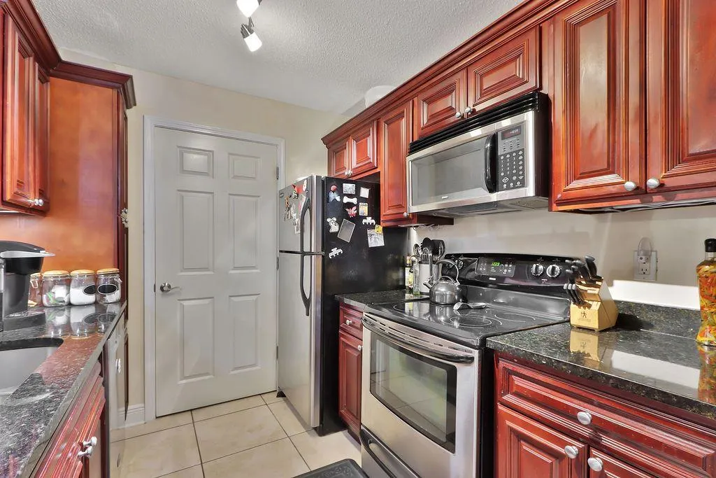 6204 Santa Fe Parkway, Sandy Springs, Georgia 30350, 2 Bedrooms Bedrooms, ,2 BathroomsBathrooms,Residential,Sold,6204 Santa Fe Parkway,7047445