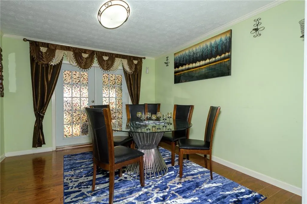 400 N River Parkway Unit D, Sandy Springs, Georgia 30350, 3 Bedrooms Bedrooms, ,2 BathroomsBathrooms,Residential,Sold,400 N River Parkway Unit D,6887336