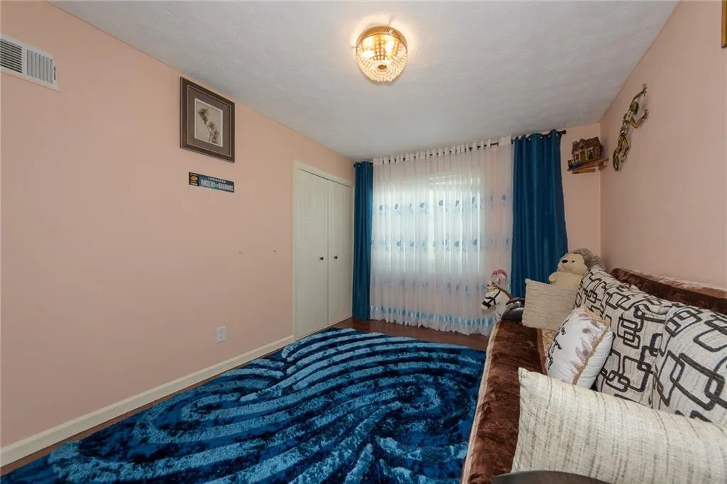 400 N River Parkway Unit D, Sandy Springs, Georgia 30350, 3 Bedrooms Bedrooms, ,2 BathroomsBathrooms,Residential,Sold,400 N River Parkway Unit D,6887336