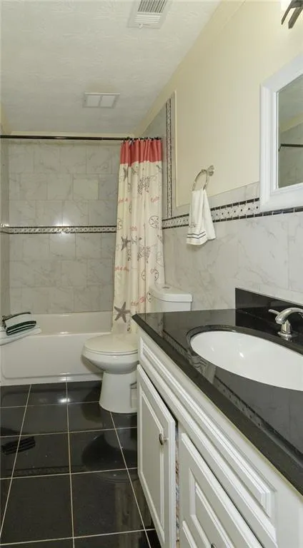 400 N River Parkway Unit D, Sandy Springs, Georgia 30350, 3 Bedrooms Bedrooms, ,2 BathroomsBathrooms,Residential,Sold,400 N River Parkway Unit D,6887336