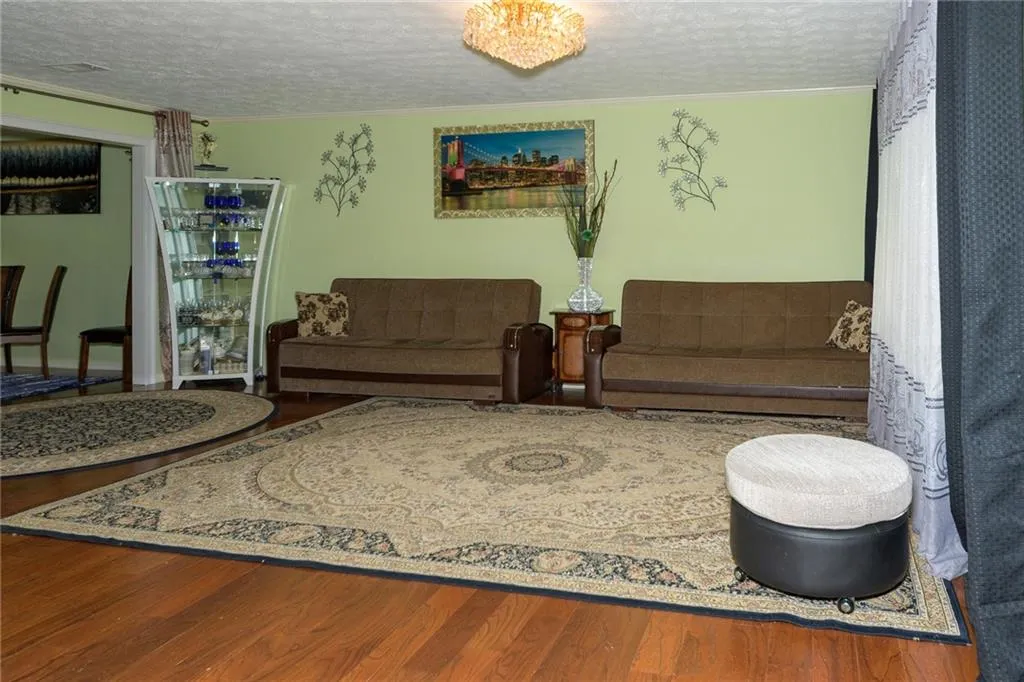 400 N River Parkway Unit D, Sandy Springs, Georgia 30350, 3 Bedrooms Bedrooms, ,2 BathroomsBathrooms,Residential,Sold,400 N River Parkway Unit D,6887336