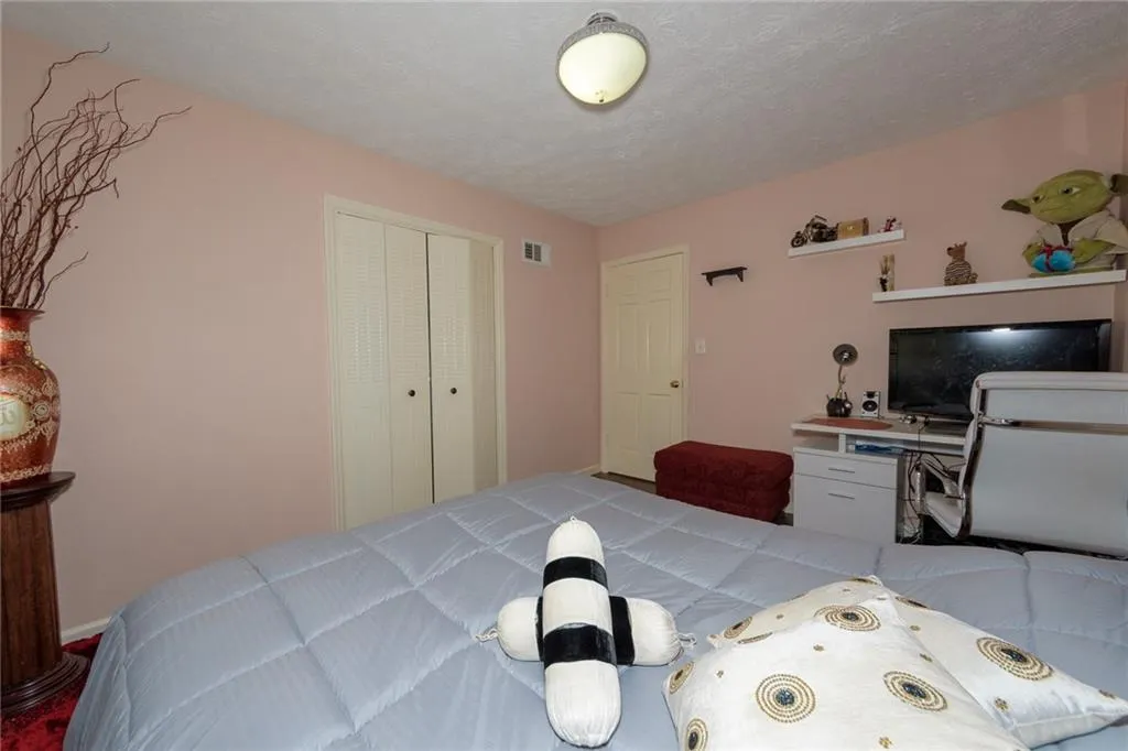 400 N River Parkway Unit D, Sandy Springs, Georgia 30350, 3 Bedrooms Bedrooms, ,2 BathroomsBathrooms,Residential,Sold,400 N River Parkway Unit D,6887336