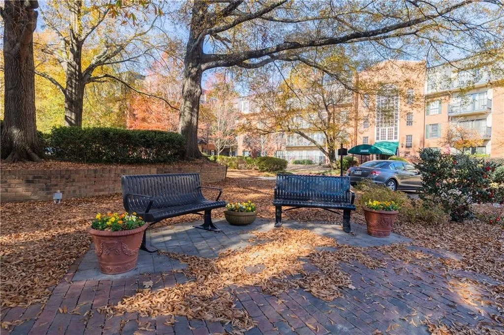 28207 Plantation Drive Ne, Atlanta, Georgia 30324, 2 Bedrooms Bedrooms, ,2 BathroomsBathrooms,Residential,For Sale,28207 Plantation Drive Ne,7684214