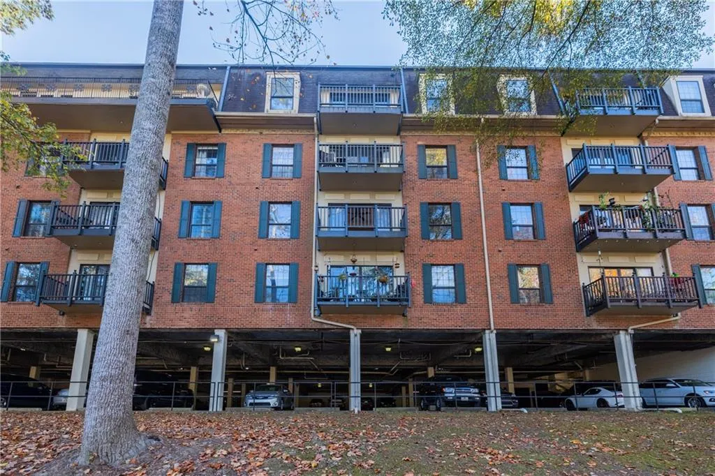 28207 Plantation Drive Ne, Atlanta, Georgia 30324, 2 Bedrooms Bedrooms, ,2 BathroomsBathrooms,Residential,For Sale,28207 Plantation Drive Ne,7684214