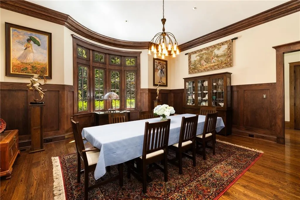 4660 Jett Road, Atlanta, Georgia 30327, 7 Bedrooms Bedrooms, ,8 BathroomsBathrooms,Residential,Sold,4660 Jett Road,7414545