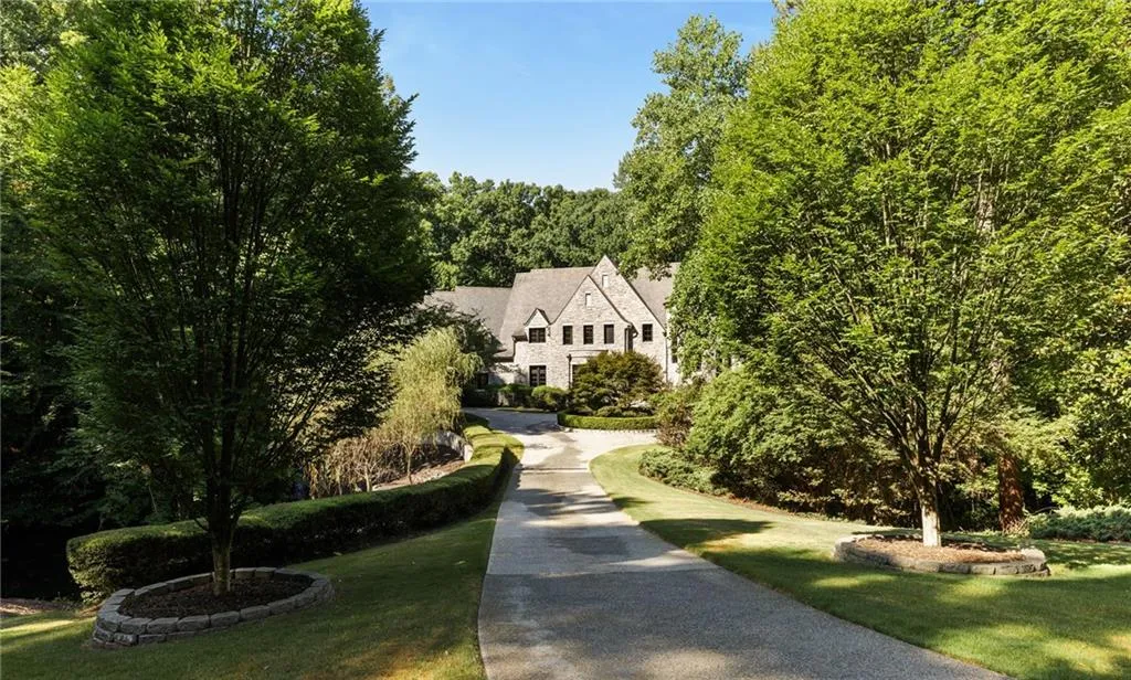 4660 Jett Road, Atlanta, Georgia 30327, 7 Bedrooms Bedrooms, ,8 BathroomsBathrooms,Residential,Sold,4660 Jett Road,7414545