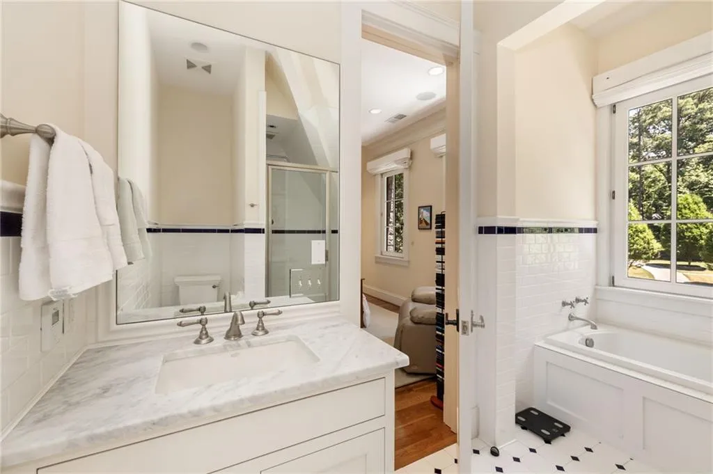 4660 Jett Road, Atlanta, Georgia 30327, 7 Bedrooms Bedrooms, ,8 BathroomsBathrooms,Residential,Sold,4660 Jett Road,7414545