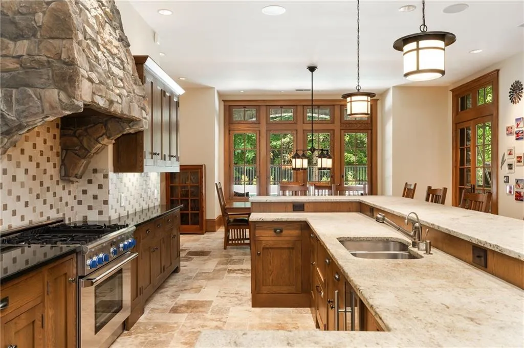 4660 Jett Road, Atlanta, Georgia 30327, 7 Bedrooms Bedrooms, ,8 BathroomsBathrooms,Residential,Sold,4660 Jett Road,7414545