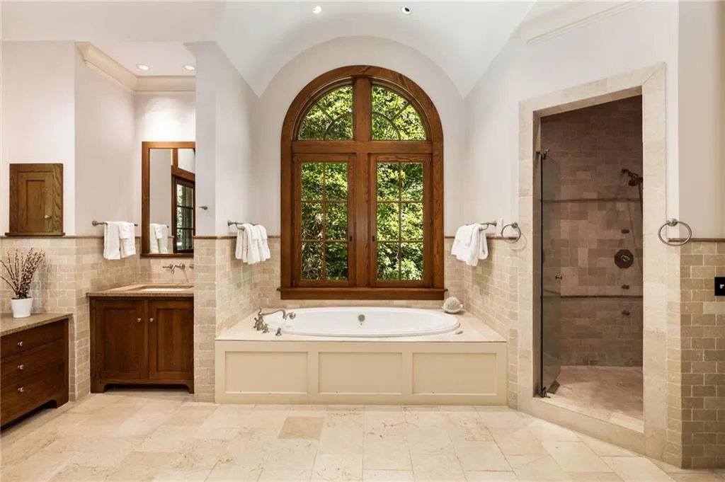 4660 Jett Road, Atlanta, Georgia 30327, 7 Bedrooms Bedrooms, ,8 BathroomsBathrooms,Residential,Sold,4660 Jett Road,7414545