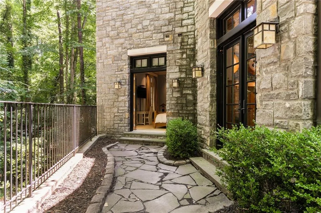 4660 Jett Road, Atlanta, Georgia 30327, 7 Bedrooms Bedrooms, ,8 BathroomsBathrooms,Residential,Sold,4660 Jett Road,7414545