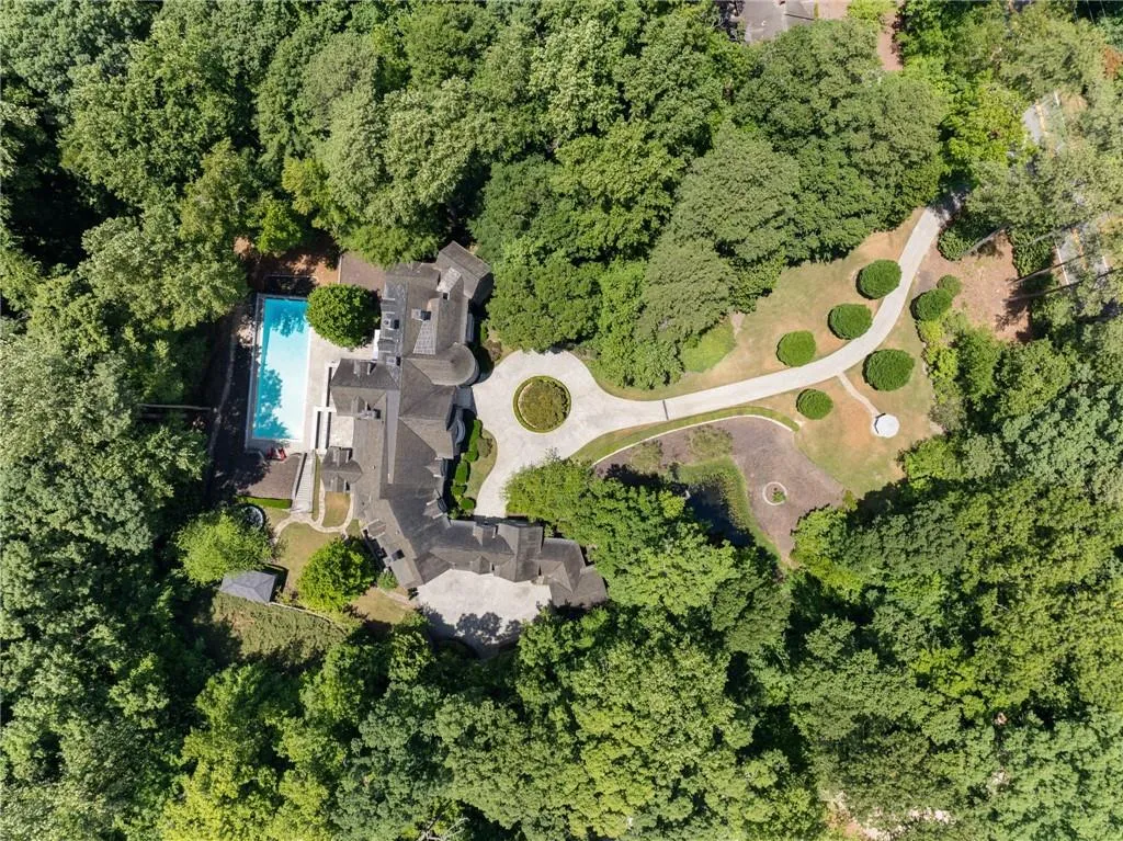 4660 Jett Road, Atlanta, Georgia 30327, 7 Bedrooms Bedrooms, ,8 BathroomsBathrooms,Residential,Sold,4660 Jett Road,7414545