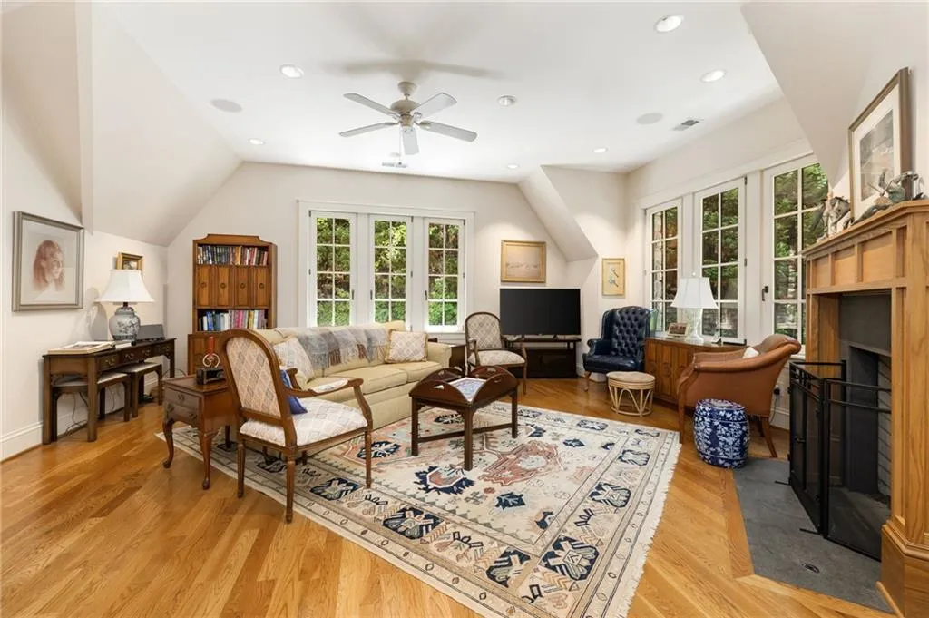 4660 Jett Road, Atlanta, Georgia 30327, 7 Bedrooms Bedrooms, ,8 BathroomsBathrooms,Residential,Sold,4660 Jett Road,7414545