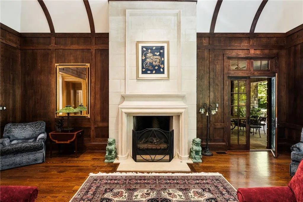 4660 Jett Road, Atlanta, Georgia 30327, 7 Bedrooms Bedrooms, ,8 BathroomsBathrooms,Residential,Sold,4660 Jett Road,7414545