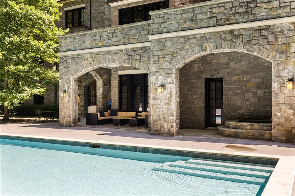 4660 Jett Road, Atlanta, Georgia 30327, 7 Bedrooms Bedrooms, ,8 BathroomsBathrooms,Residential,Sold,4660 Jett Road,7414545