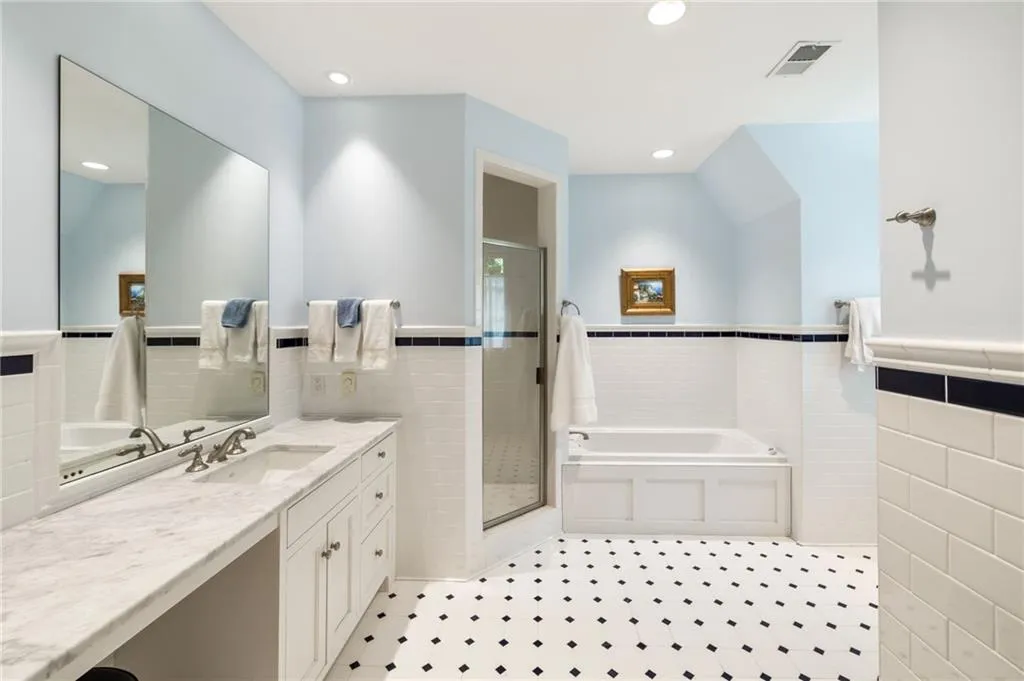 4660 Jett Road, Atlanta, Georgia 30327, 7 Bedrooms Bedrooms, ,8 BathroomsBathrooms,Residential,Sold,4660 Jett Road,7414545