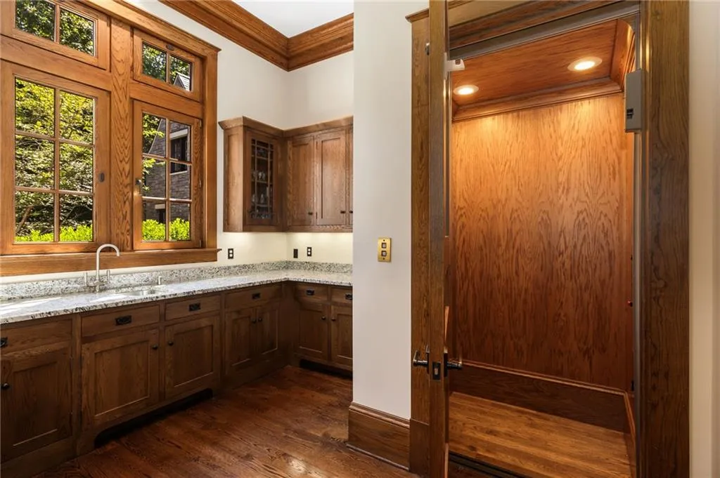 4660 Jett Road, Atlanta, Georgia 30327, 7 Bedrooms Bedrooms, ,8 BathroomsBathrooms,Residential,Sold,4660 Jett Road,7414545